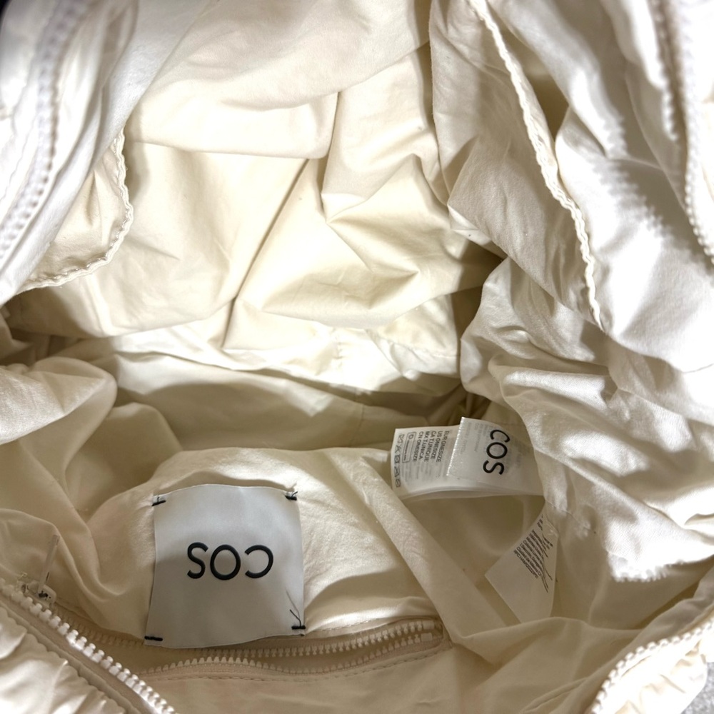 COS Quilted Oversized Shoulder Bag Beige Ivory Puffy Pillow Crossbody EUC - Picture 7 of 8
